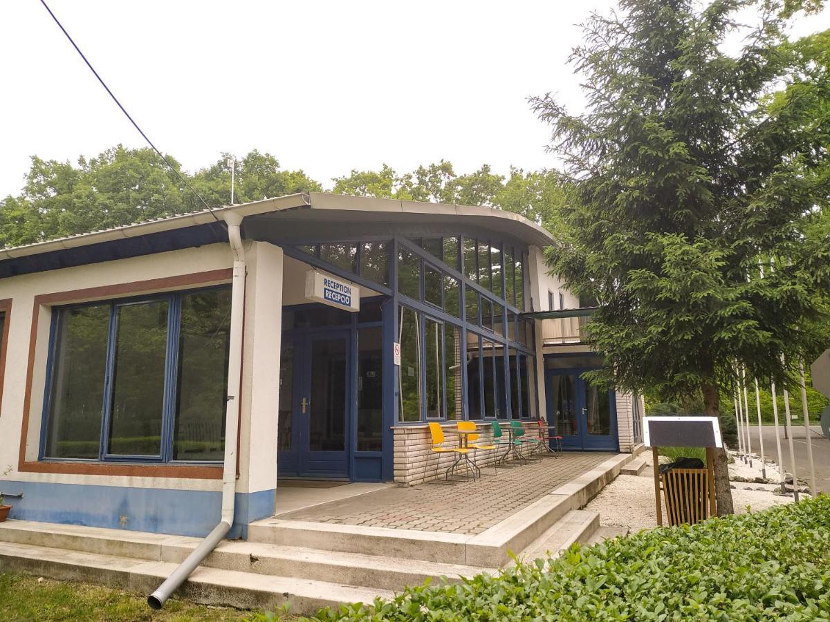 Dorcas Center&Camping Hotel Debrecen Bagian luar foto